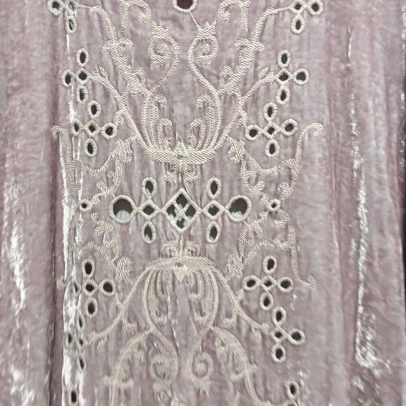 Johnny Was Inessa Velvet Box Top Medium Pink Long Sleeve Eyelets Round Neck Boho - Picture 4 of 9